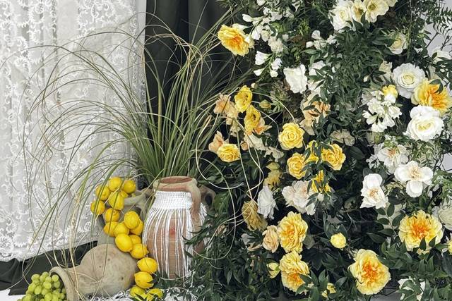 Flower arch and backdrop