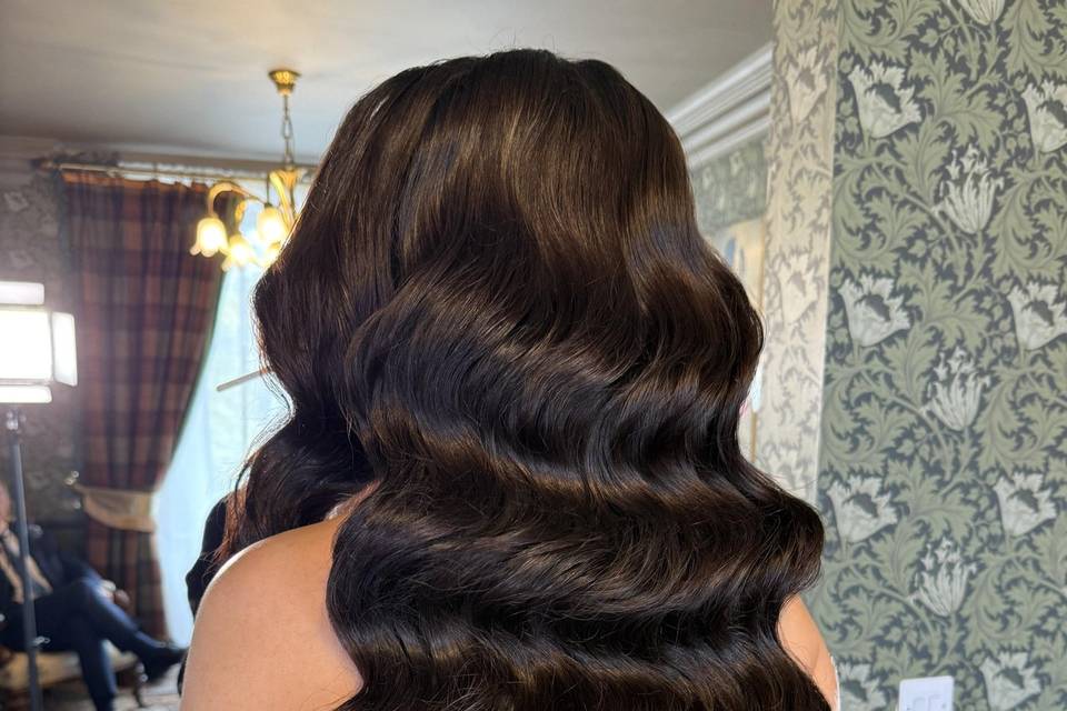 Hollywood waves