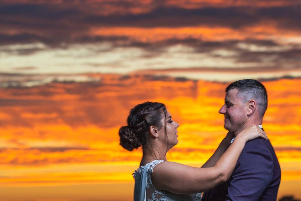 Jasmine & Mark at sunset