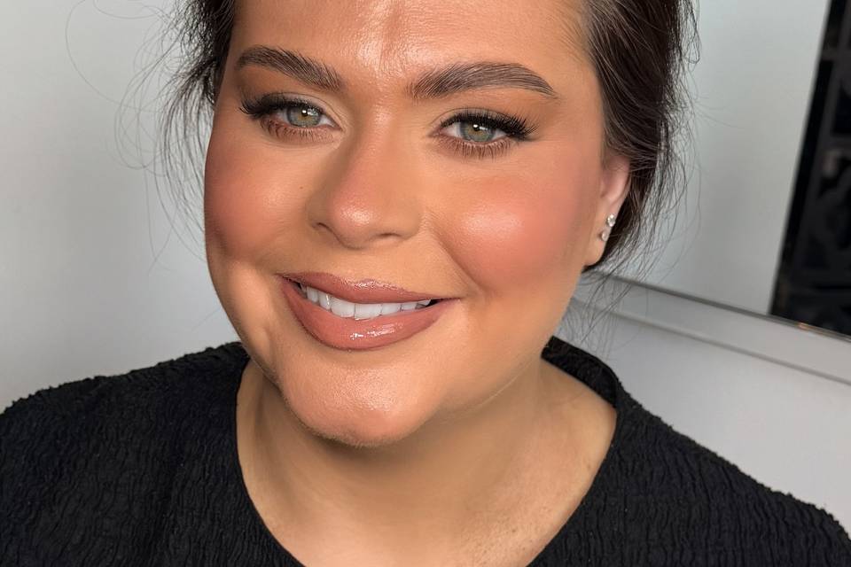 Soft glam , silky skin