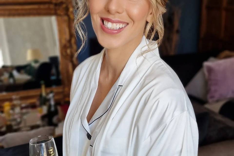 Natural glam wedding makeup