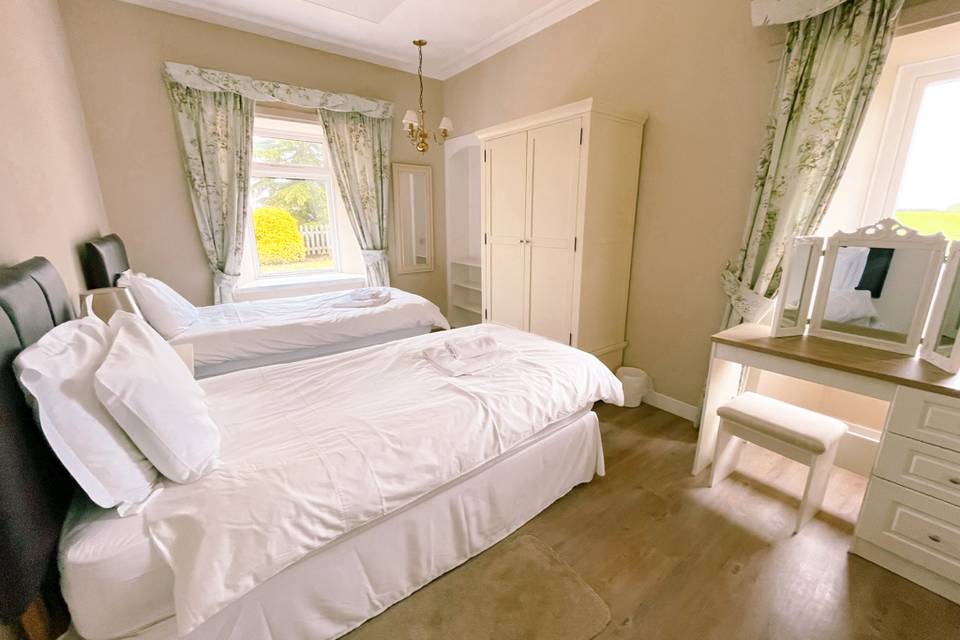 Dove Cote Bedroom Twin