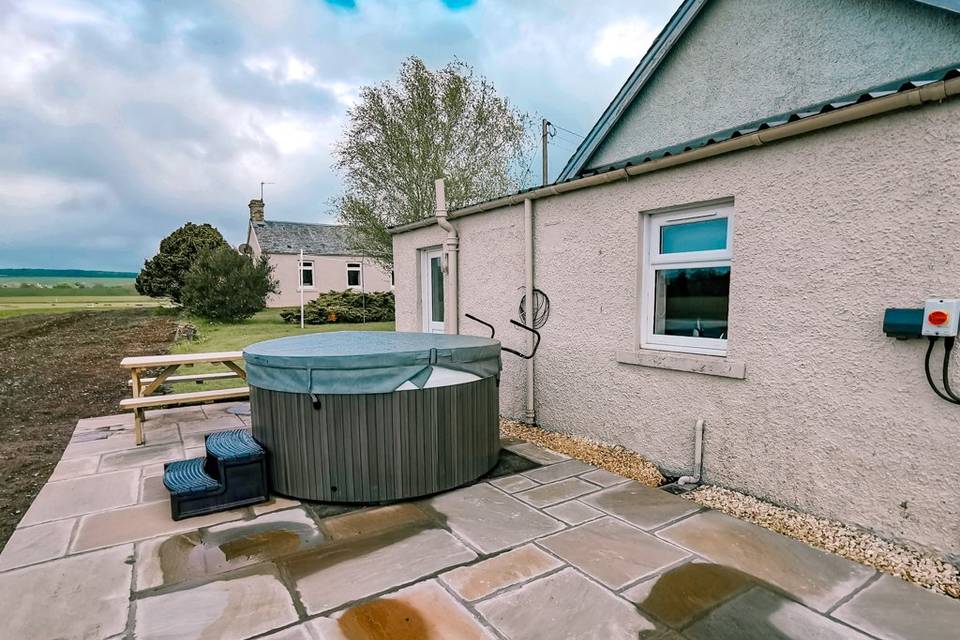 Hot Tub at Lochy Cottage