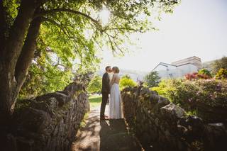 The Little Weddings Photographer