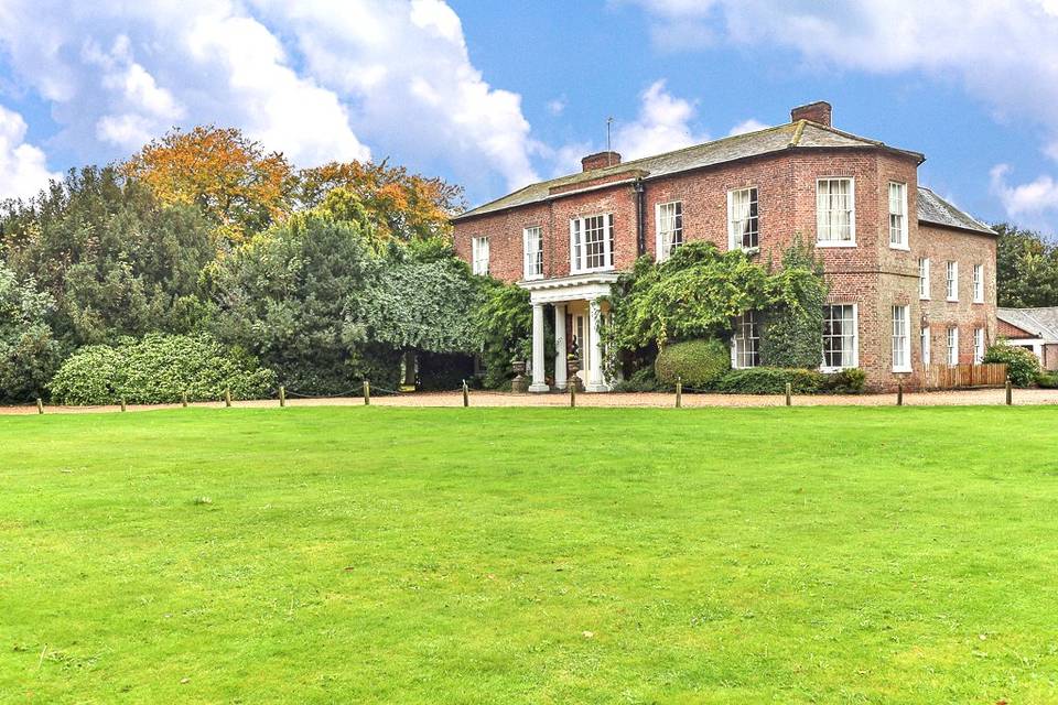 Newstead Priory Wedding Venue Castlethorpe, Lincolnshire | hitched.co.uk