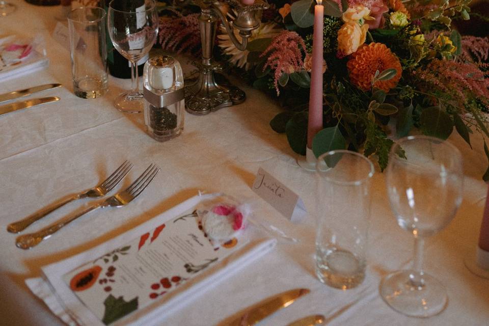 Top table arrangement
