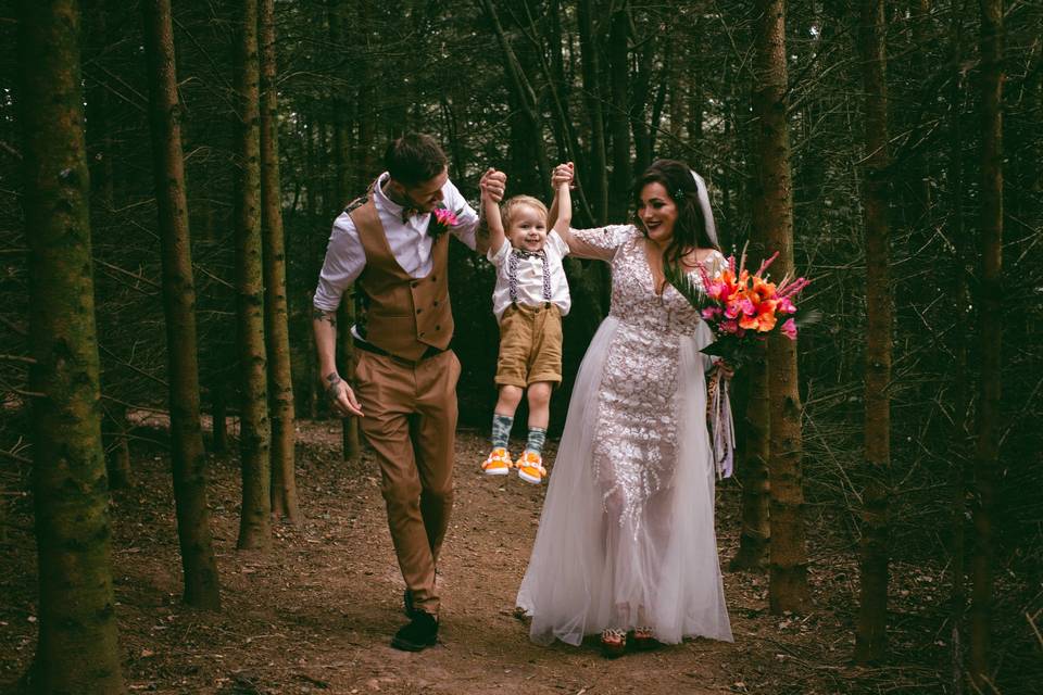 The Little Weddings Photographer