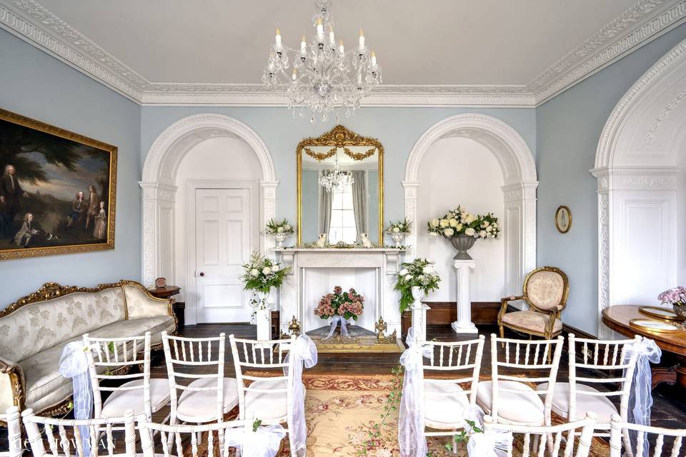 Elegant Drawing Room ceremony