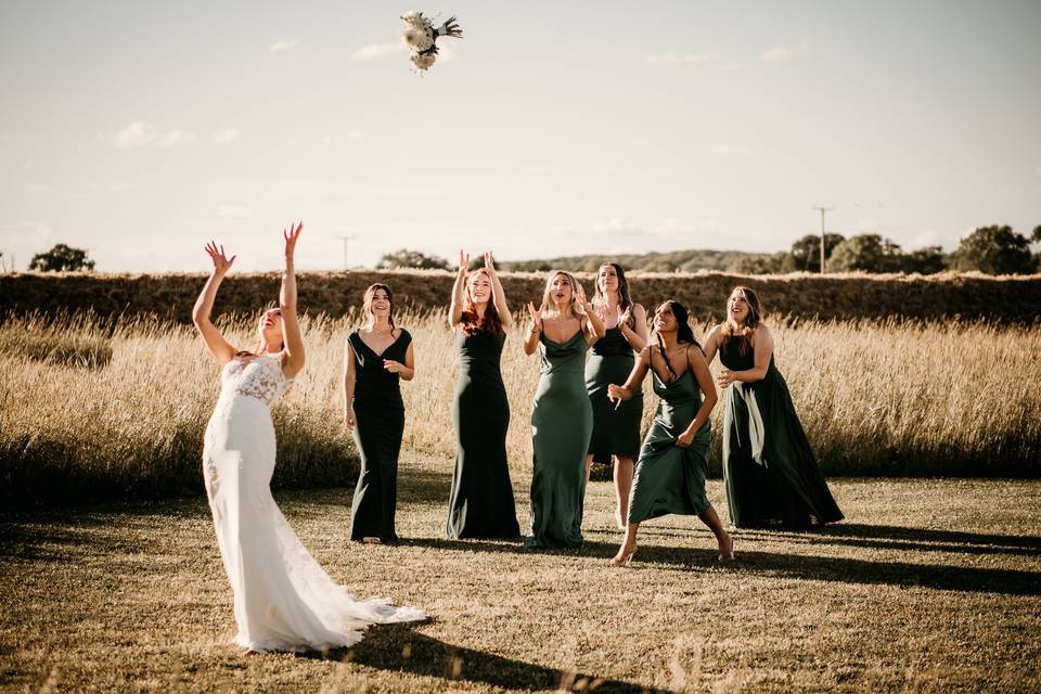 Bouquet toss