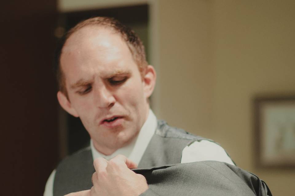 Groom finds tag