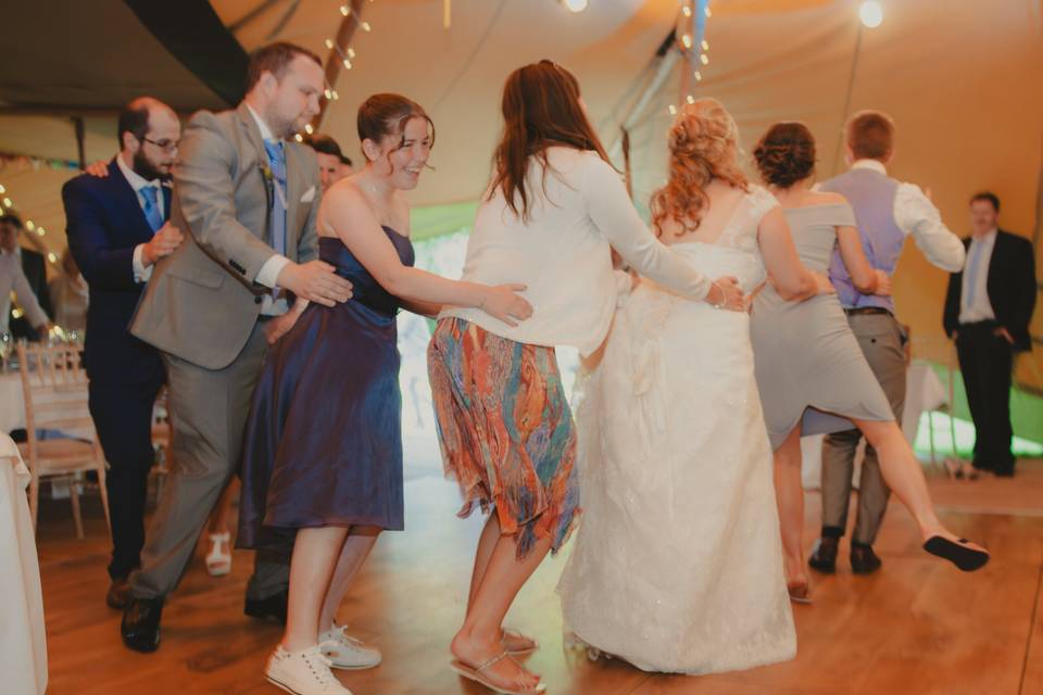 Guests do the conga
