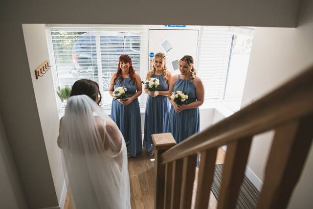 Bridesmaids’ First Look