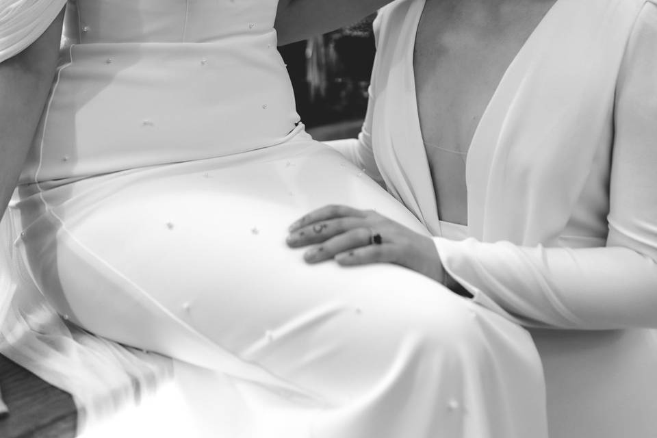 Black and white bridal portrai