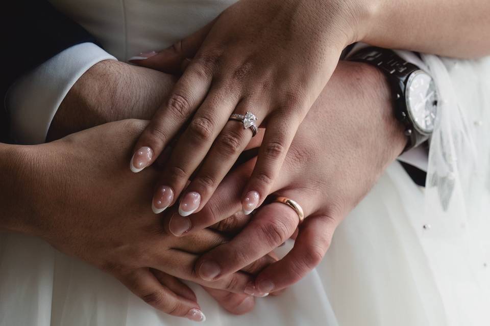 Hands detail