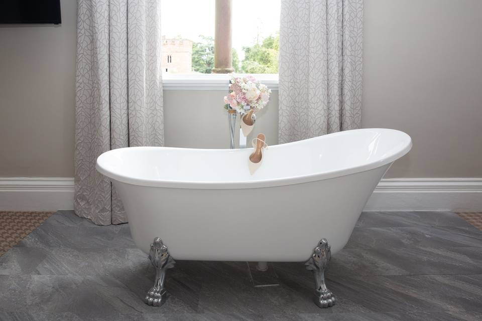 1/3 Bridal Suite bath tub.