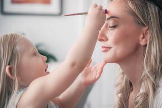 Lisa Critchley Makeup Artist