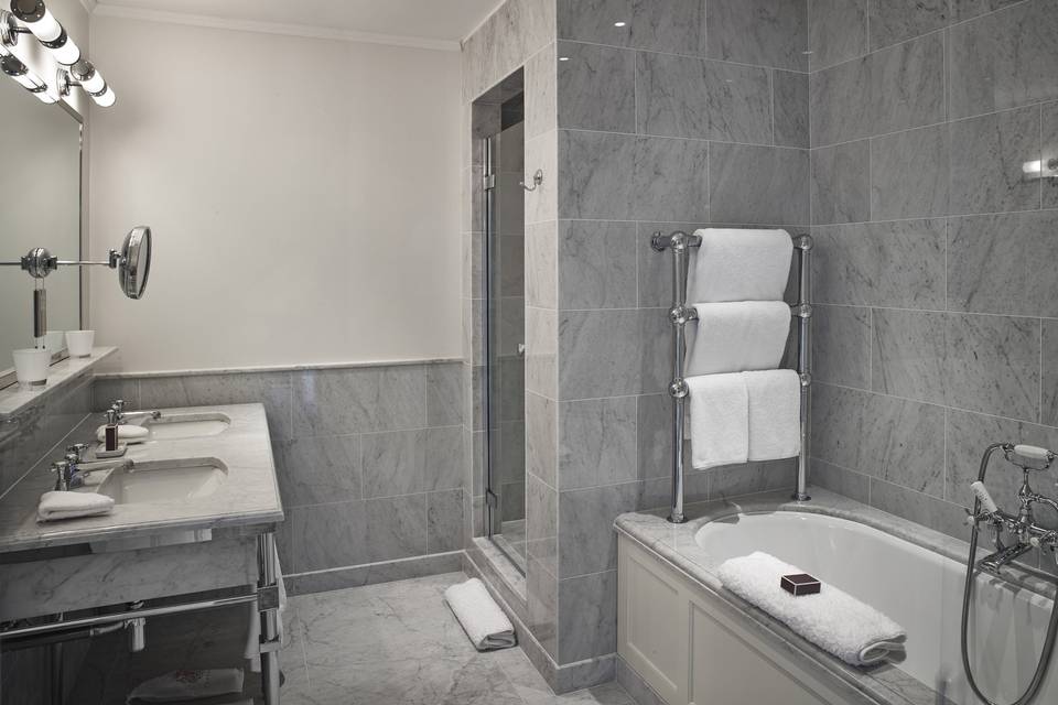 Cliveden House - Bathroom