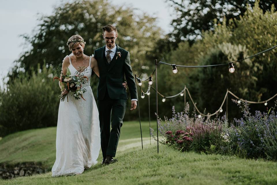 Festoons in gardens