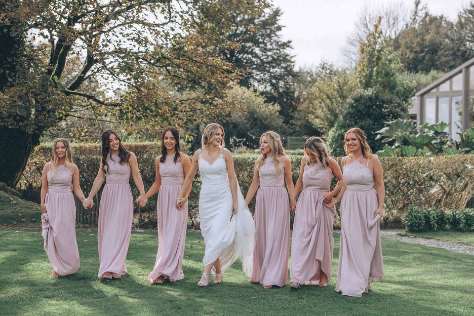 Bridal party on arbour lawn