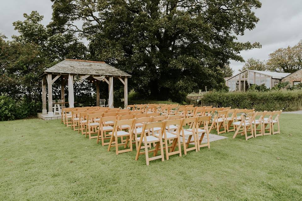 Folding ceremony chairs