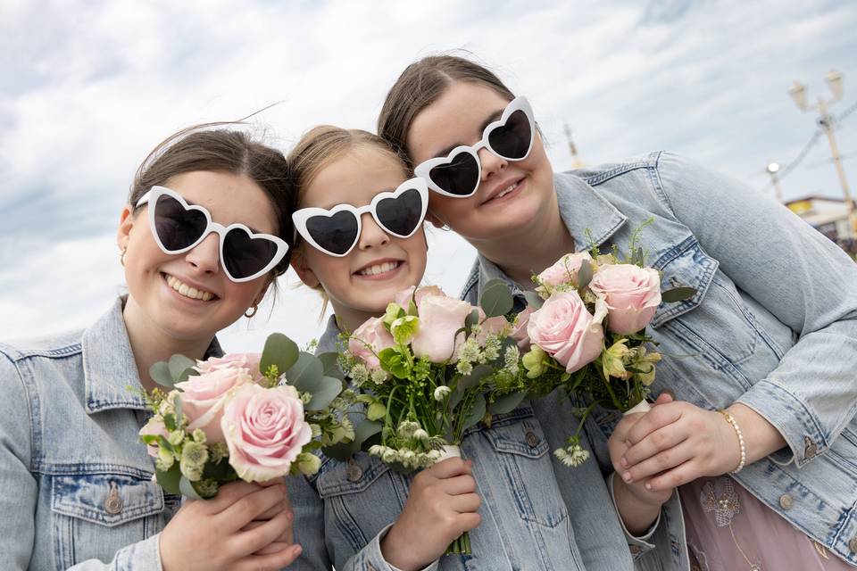 Flower girls with glasses