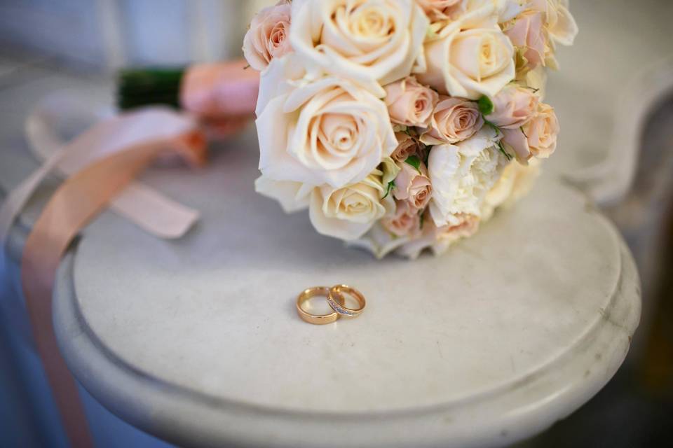Ring and flowers