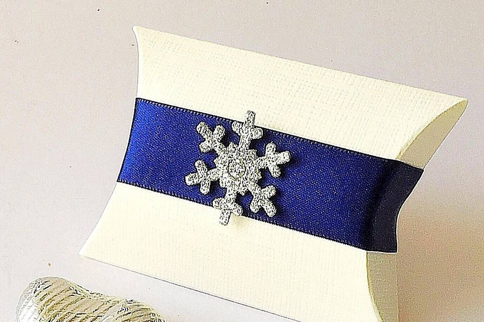 Snowflake pillow