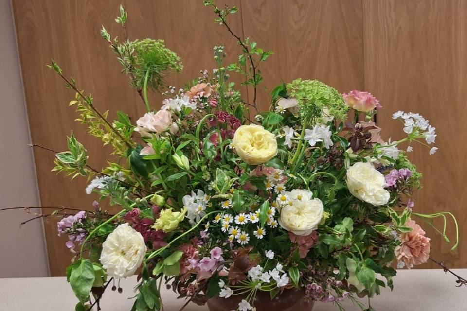 Country ceremony urn