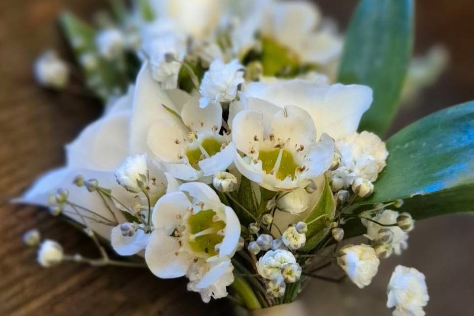 Delicate Bundle buttonhole