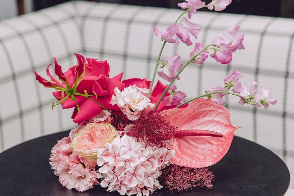 Bright pink table cloud