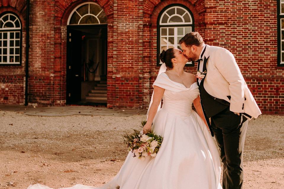 Sant Ffraed House Wedding