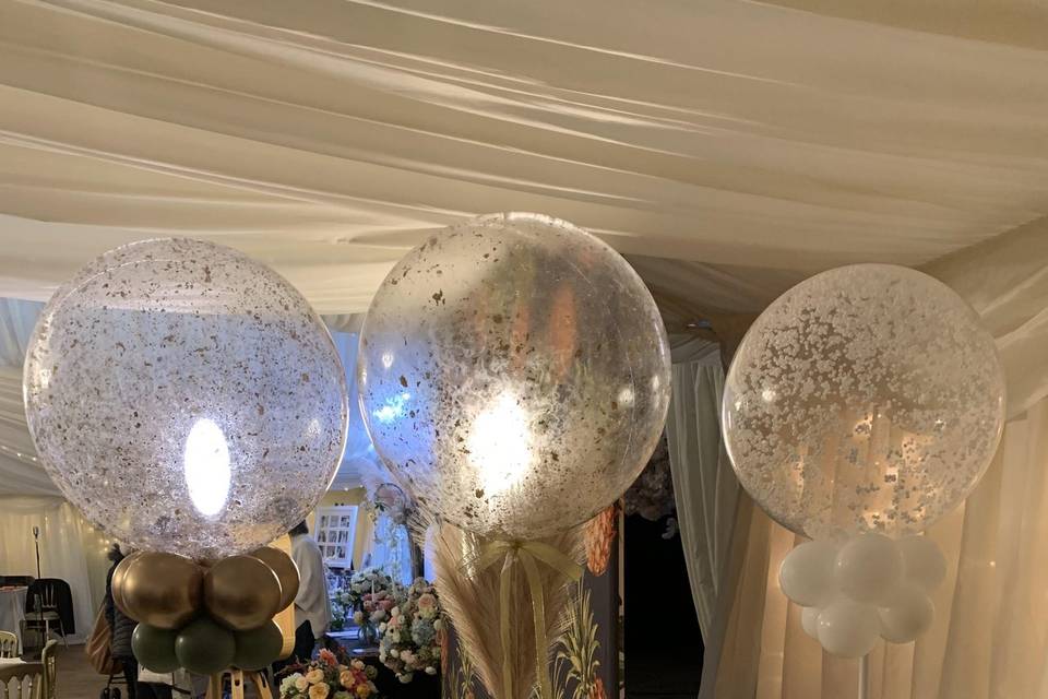 Balloon centrepieces