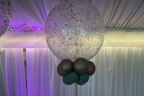 Gold Table balloon on a stand