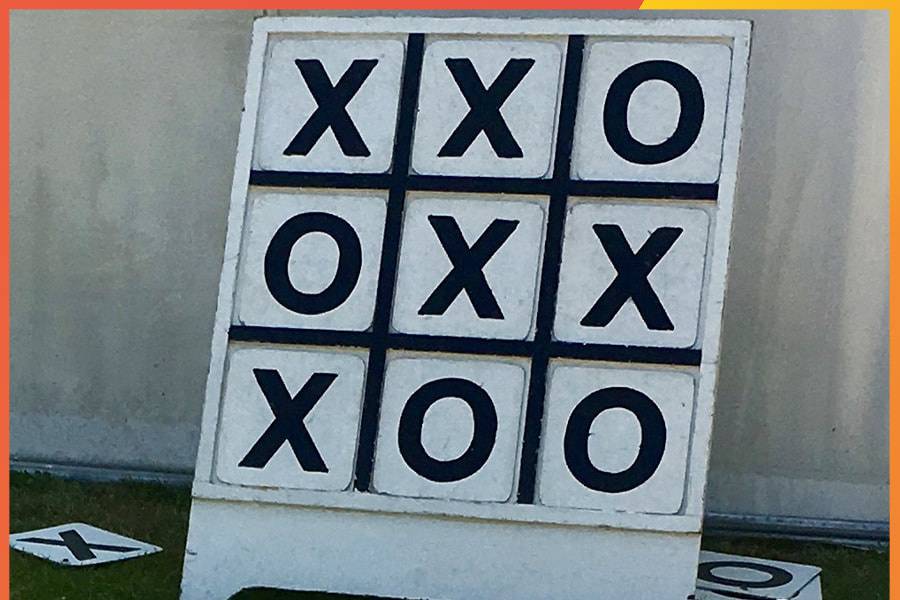 Noughts and crosses board