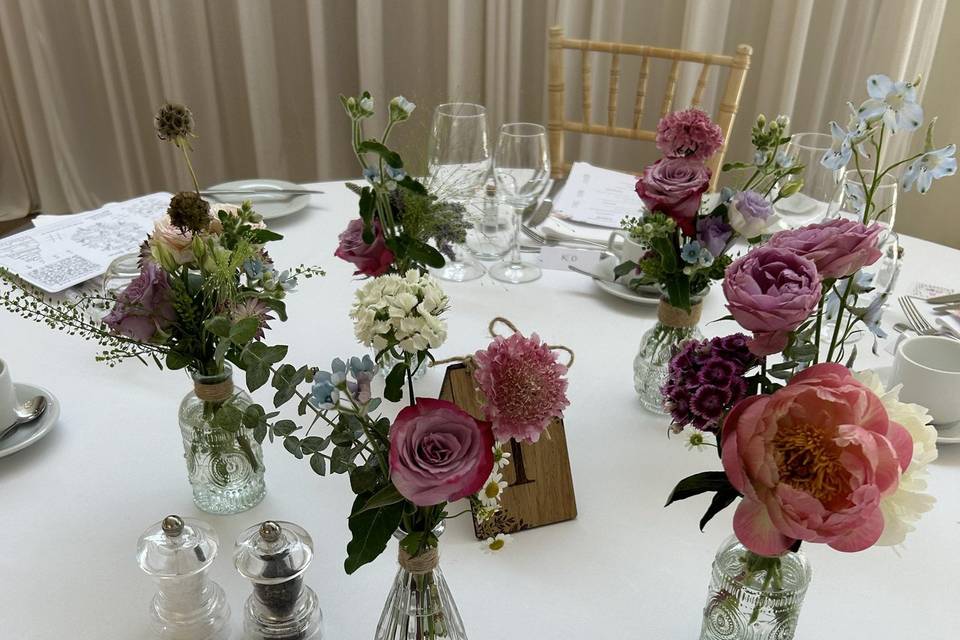 Bud vase table centres