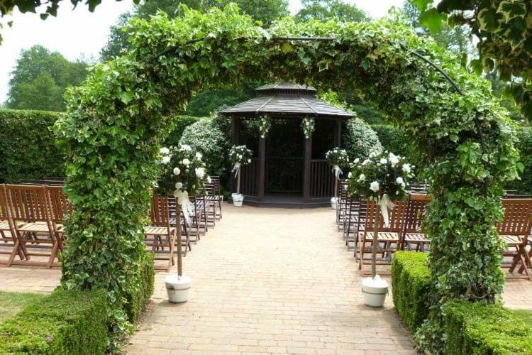 Stable Gardens - Outdoor Ceremony