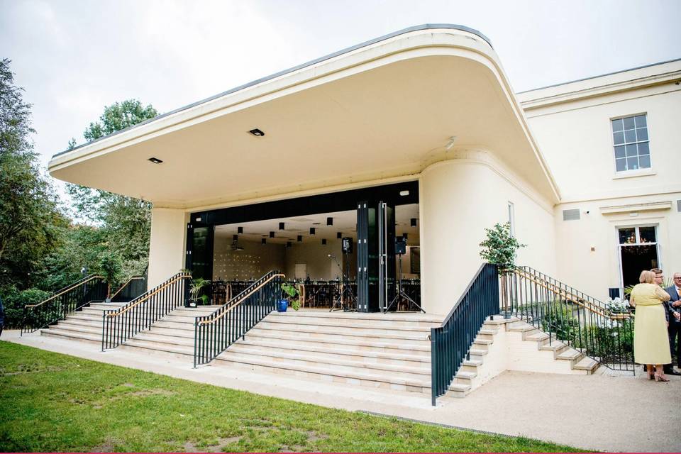 Theatre room and garden