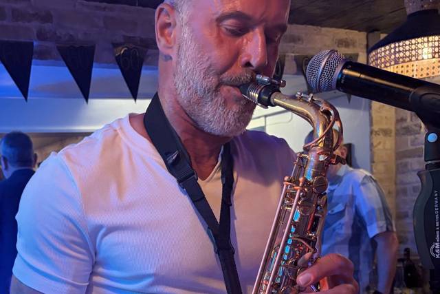 Live Sax