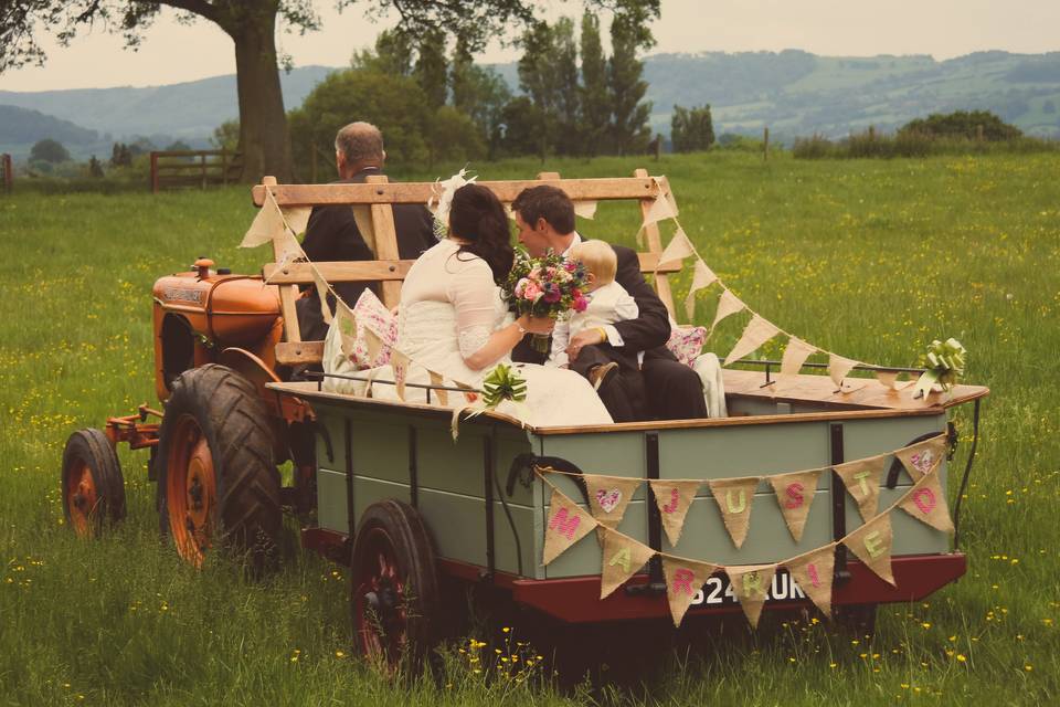 Vintage Farm Charm in Herefordshire - Cars and Travel | hitched.co.uk