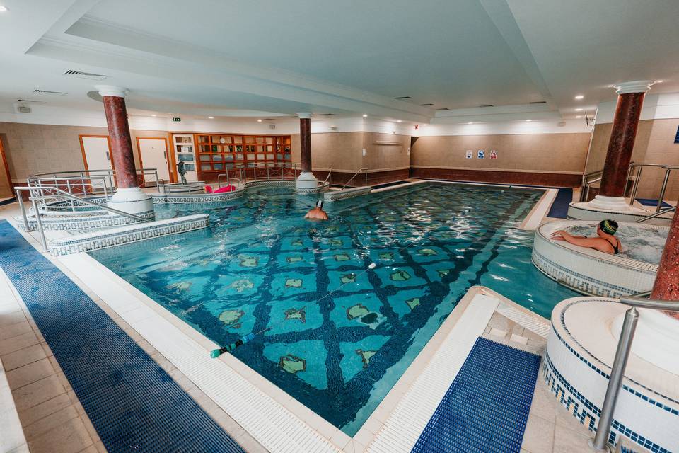 Country Club Swimming Pool