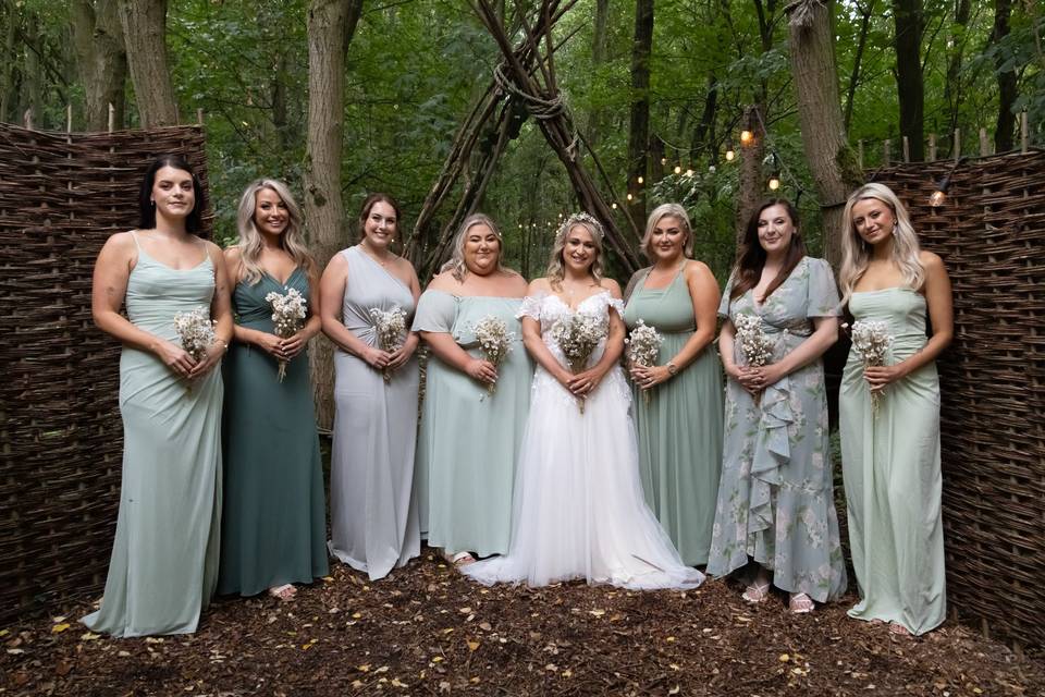 Jen and her bridesmaids