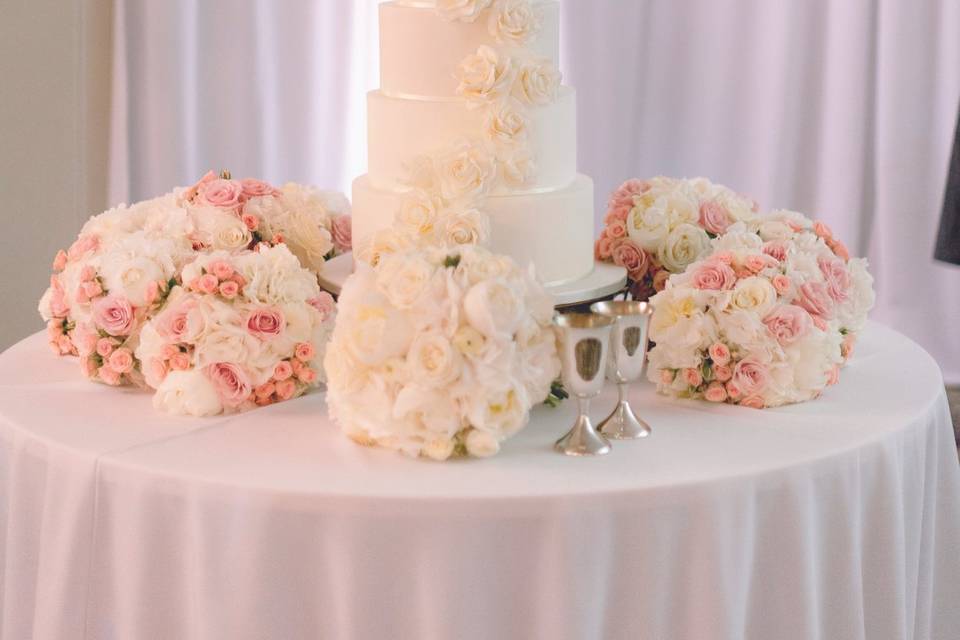 6 tier white wedding cake