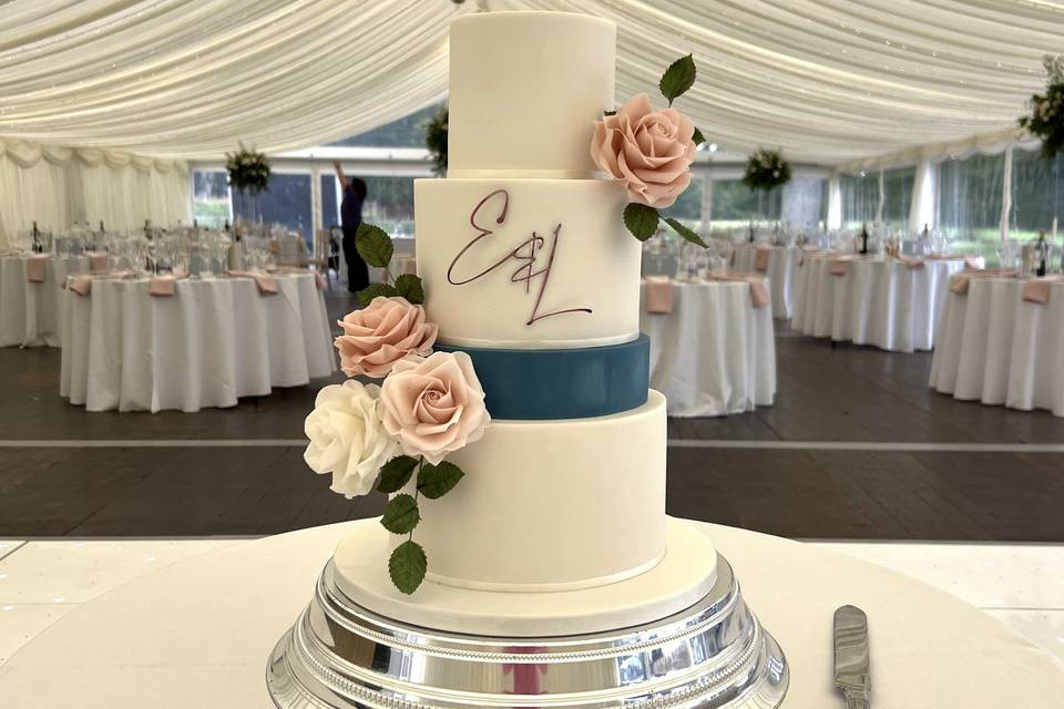 Blue accent wedding cake
