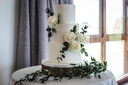 3 tier sparkly wedding cake