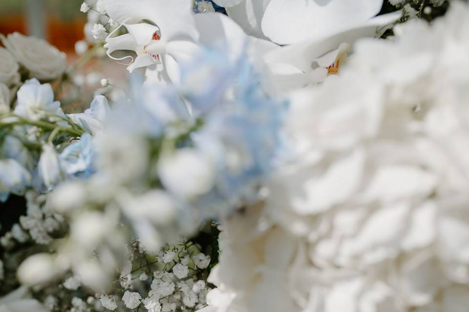 White wedding flowers