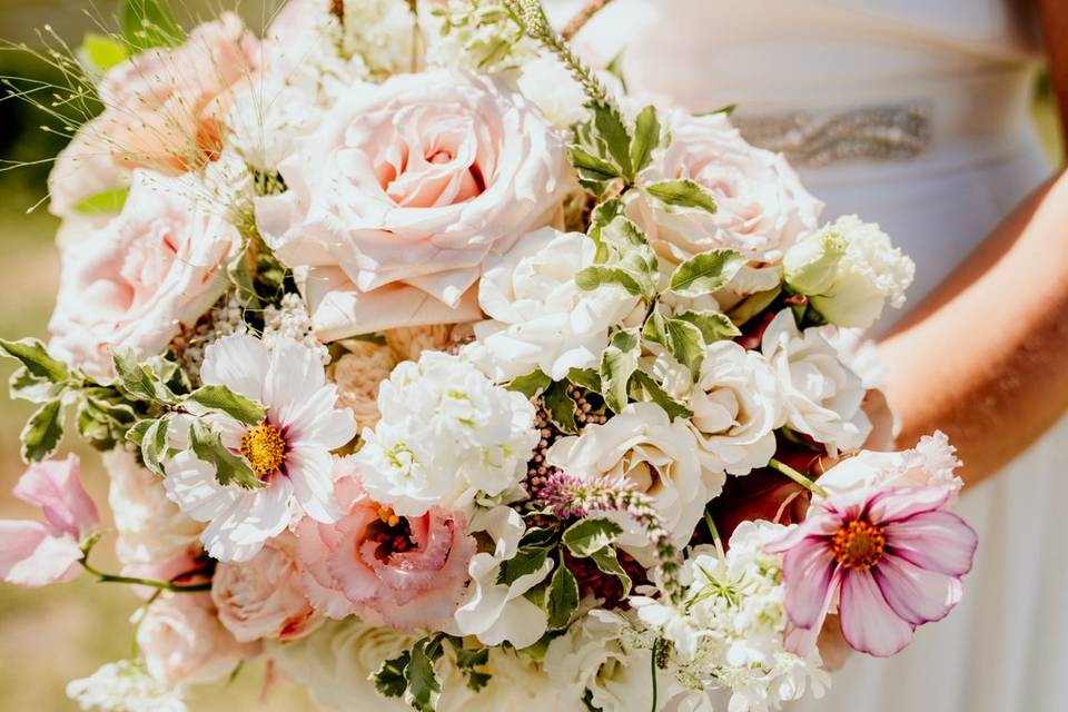 Summer bridal bouquet