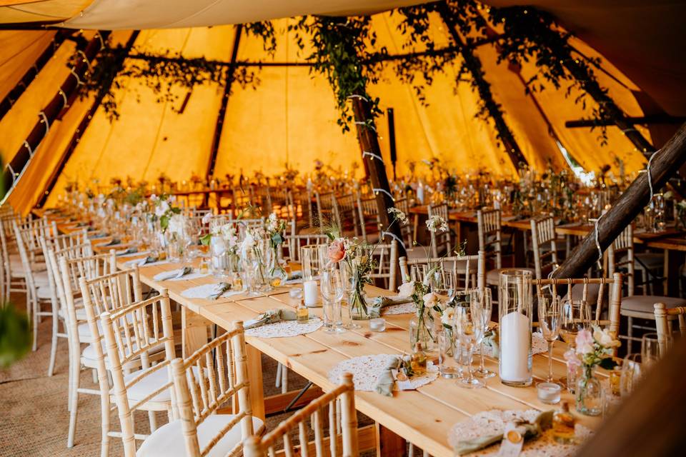 Tipi wedding decor