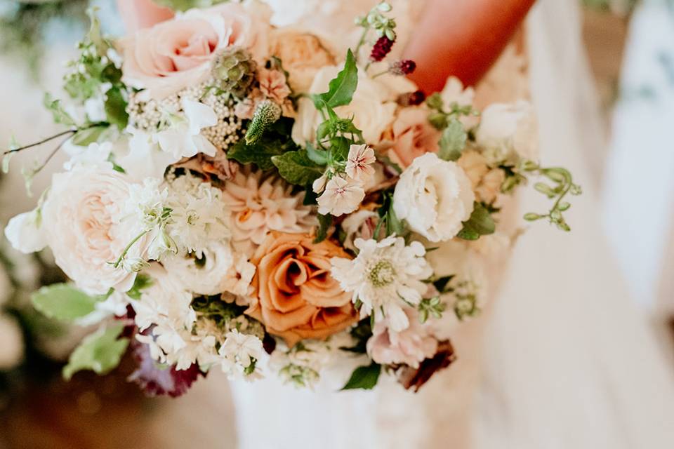 Cream & Toffee bridal bouquet