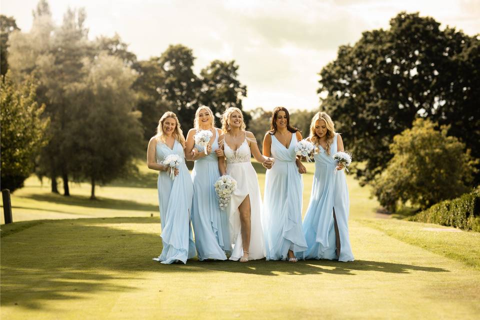 Go on girls!