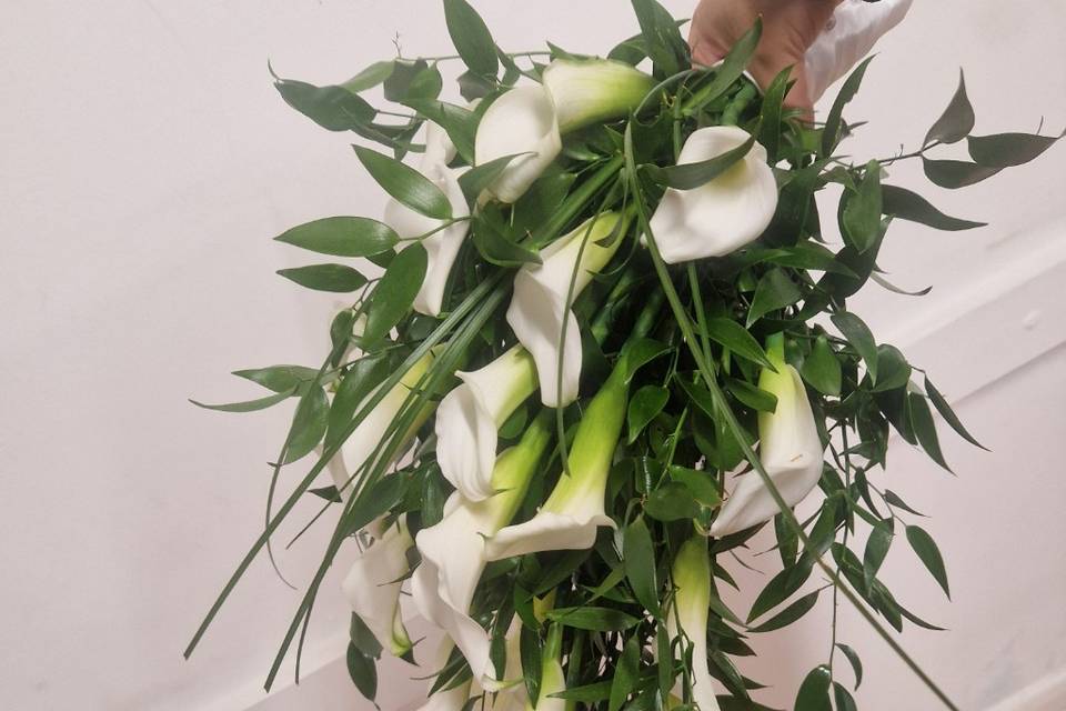 White callas shower bouquet